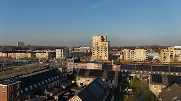 Brandgerucht op Nieuwe Bussummerweg in Huizen