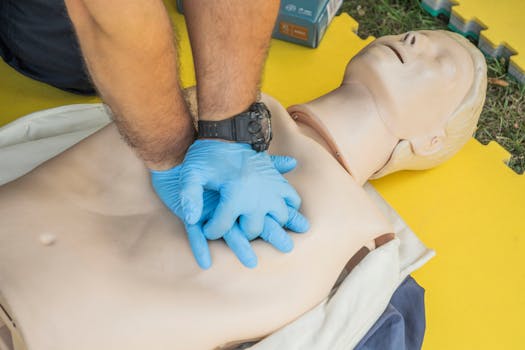 Hulpdiensten ingezet voor reanimatie aan Maria Montessorilaan in Huizen