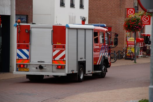 Brandweer met gepaste spoed naar Naardingerland in Huizen voor buitensluiting