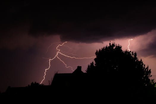 Noodweer in Oogophuizen: hagel en verkeershinder verwacht