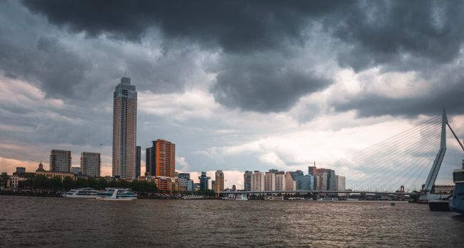 weer van vandaag rotterdam: temperatuur, wind en spits