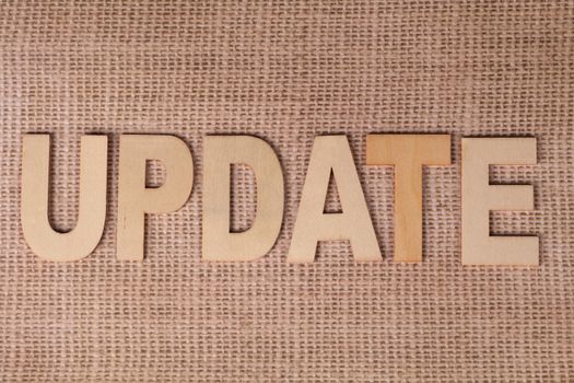 Laptop met foutmelding na Windows update op tafel in Oogophuizen tijdens slecht weer