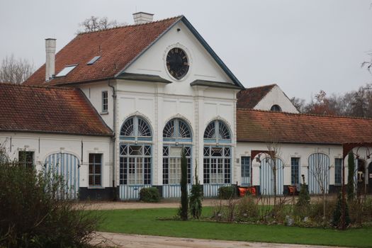 Ds. Van ’t Hof uit Huizen: dit weten we over zijn leeftijd